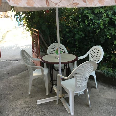 Apartman Tatjana Сутоморе Екстериор снимка