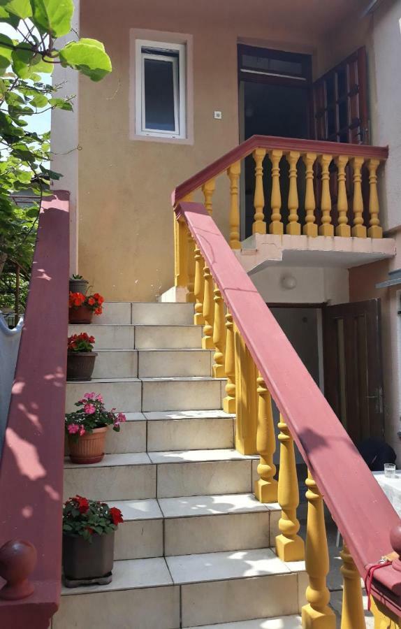Apartman Tatjana Сутоморе Екстериор снимка