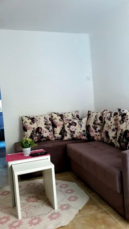 Apartman Tatjana Сутоморе Екстериор снимка
