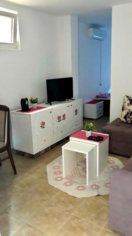 Apartman Tatjana Сутоморе Екстериор снимка