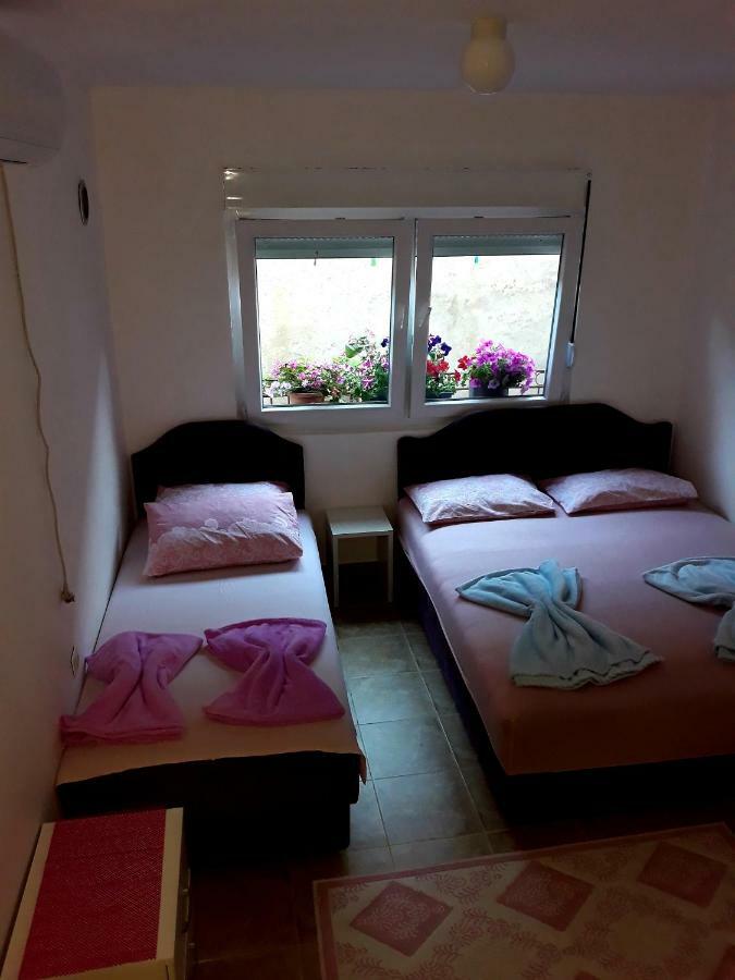 Apartman Tatjana Сутоморе Екстериор снимка