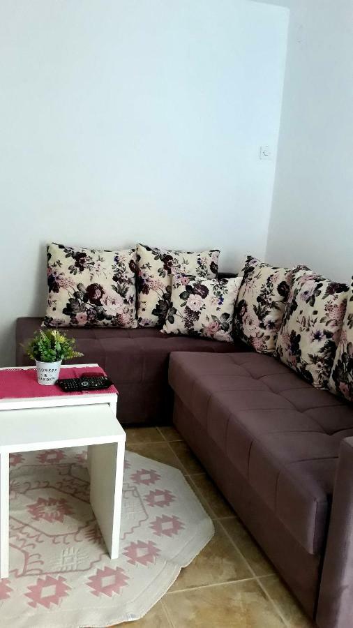 Apartman Tatjana Сутоморе Екстериор снимка