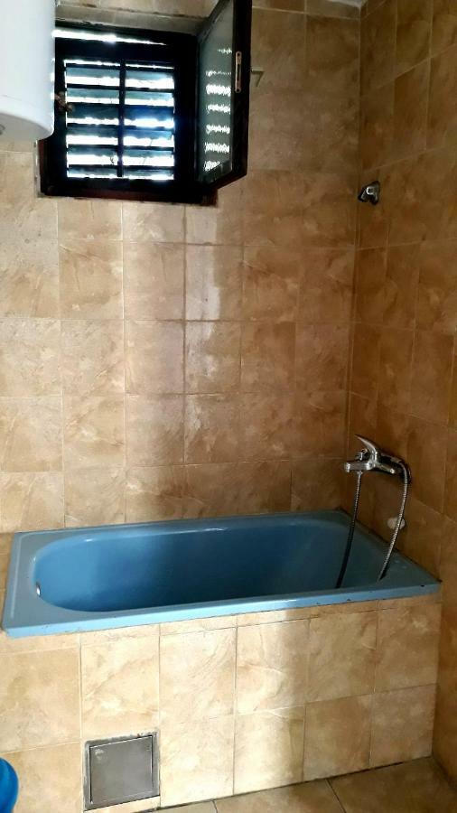 Apartman Tatjana Сутоморе Екстериор снимка